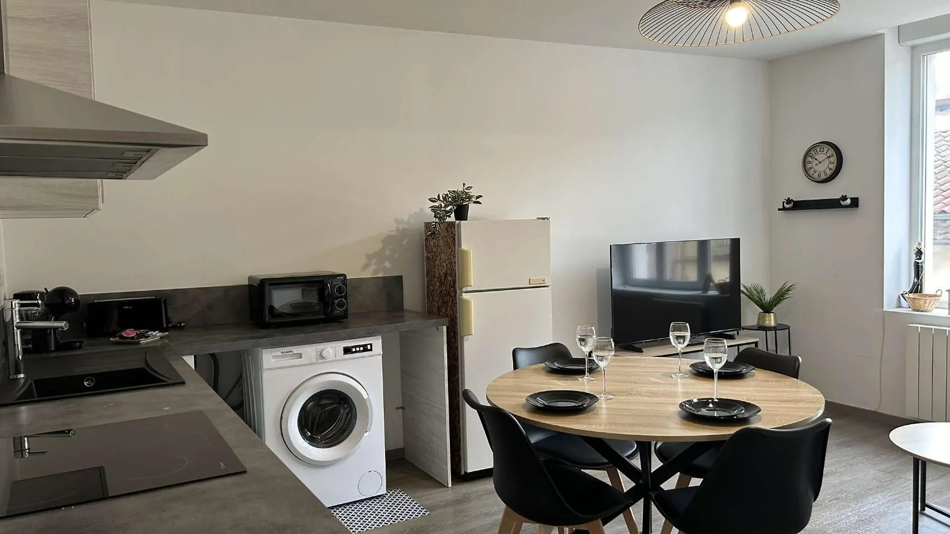 Le Grand Republicaint2 Apartment Le Peage-de-Roussillon 0*,